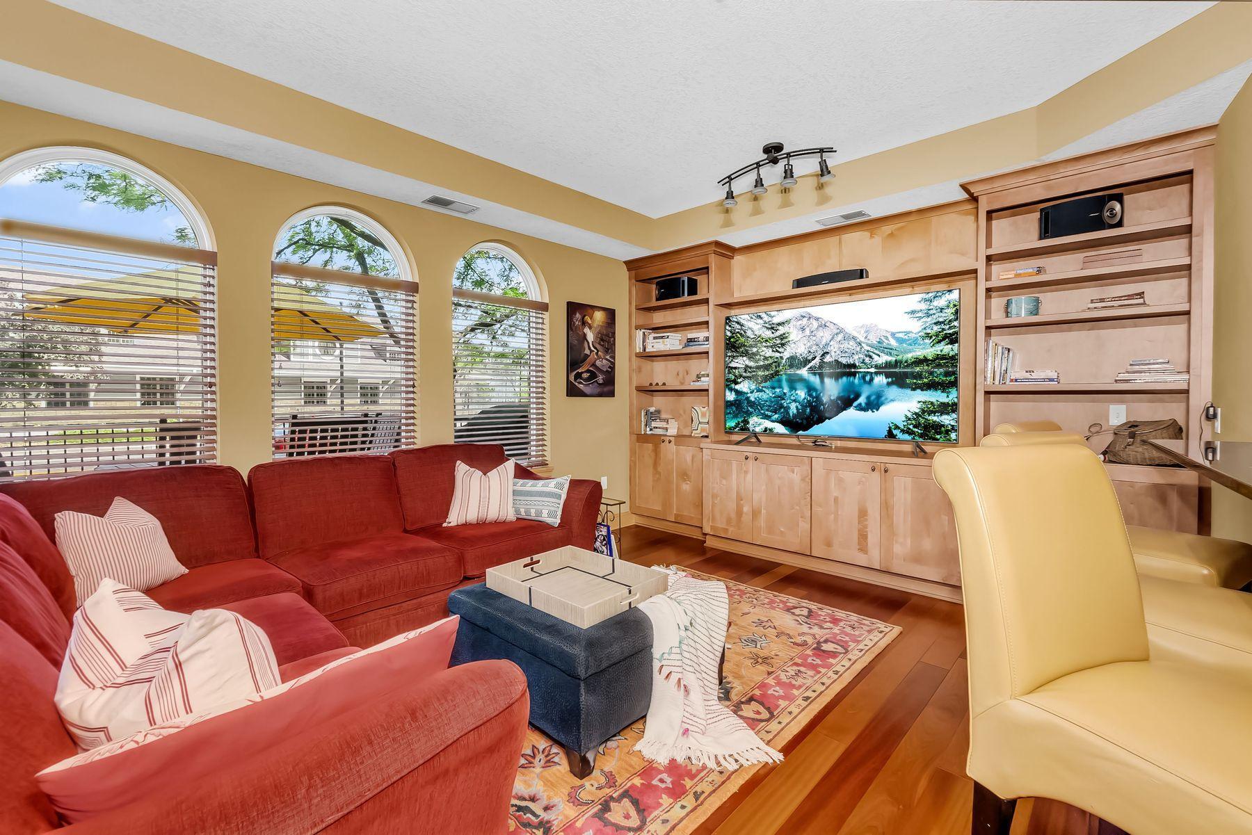 650 Main Street N B05