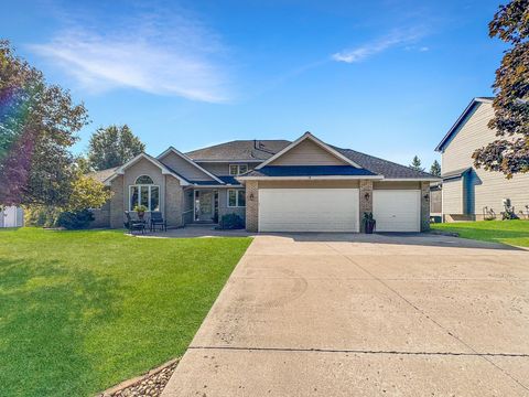 78 Dunbar Way Mahtomedi MN 55115