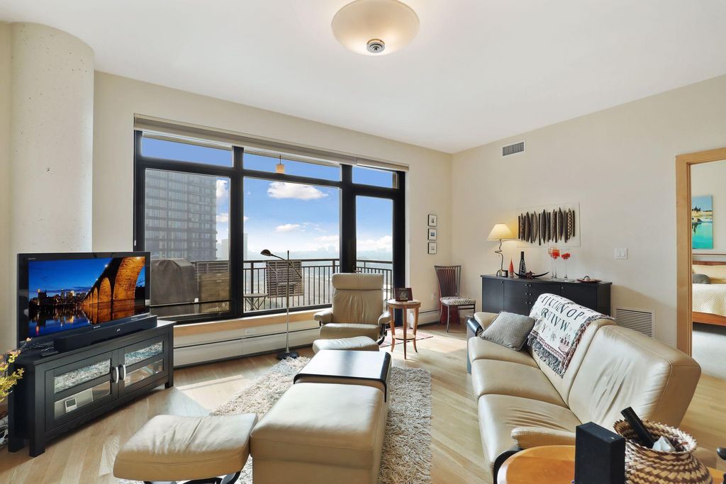 Photo of 1120 S 2nd Street #1009, Minneapolis, MN 55415 (MLS # 7029314)