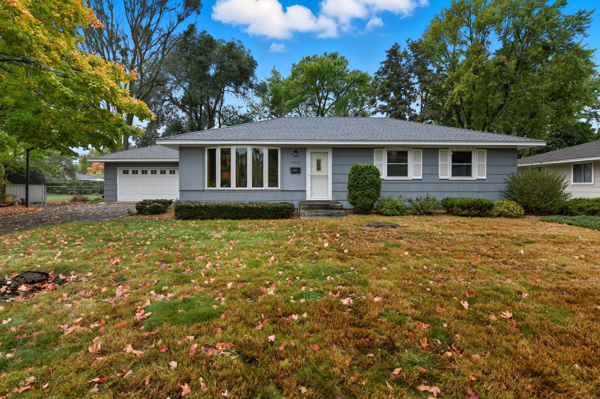 10910 Little Avenue S