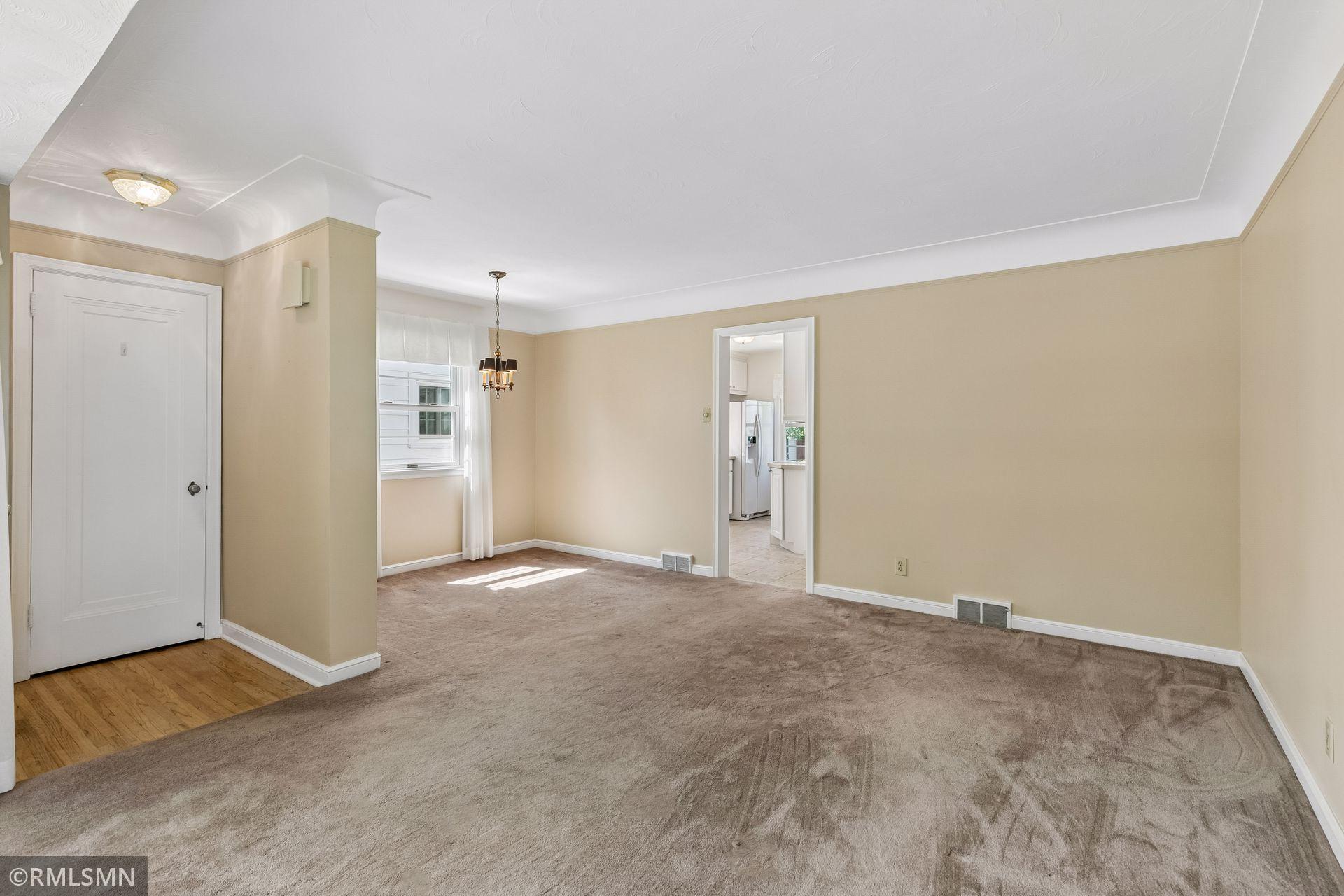 2133 Highland Parkway