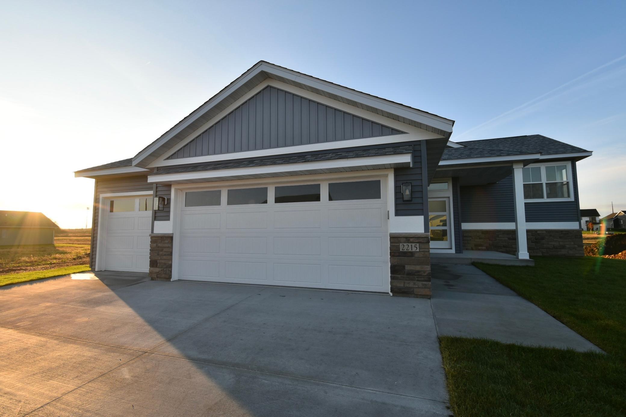 2215 Elk Run Drive SE