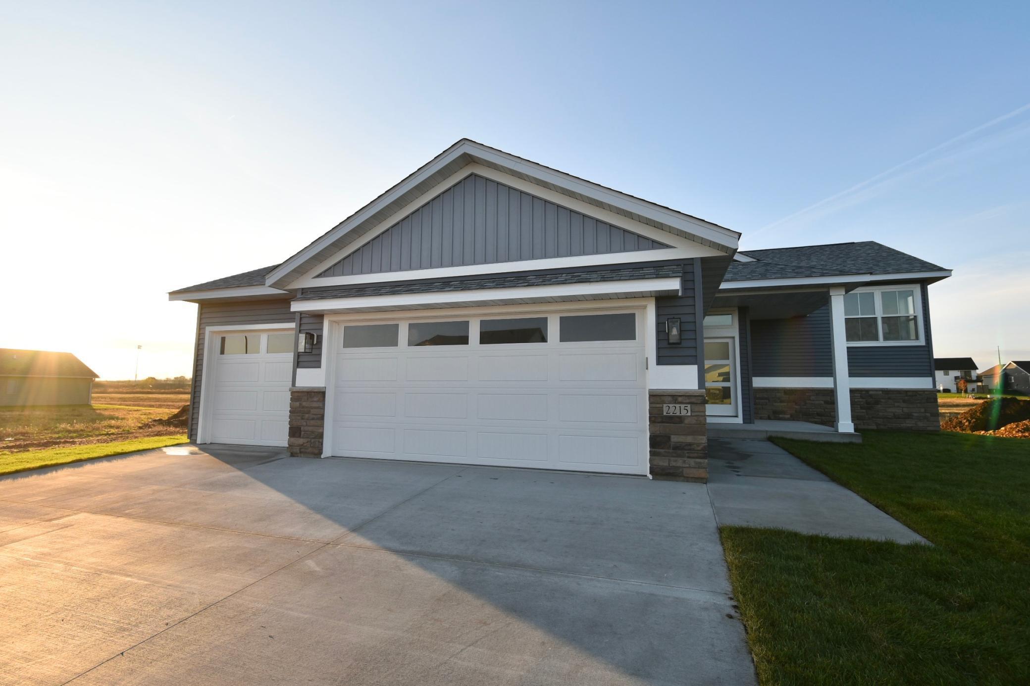 2215 Elk Run Drive SE