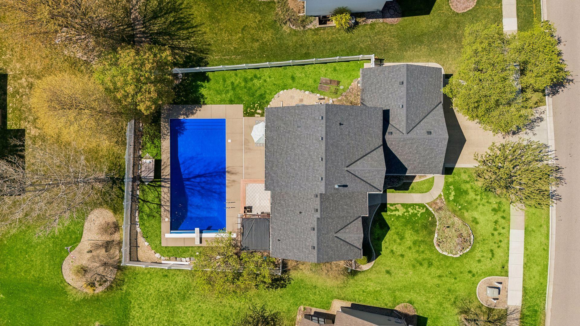 6115 Dufferin Drive