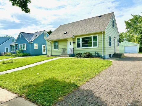 1576 Nebraska Avenue E Saint Paul MN 55106