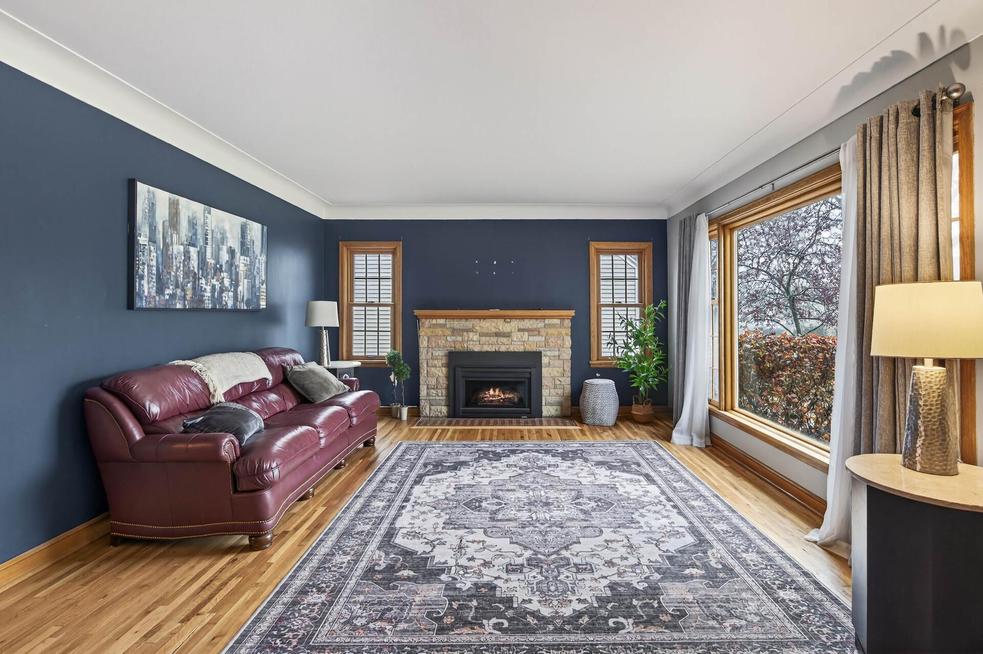 911 Montana Avenue W