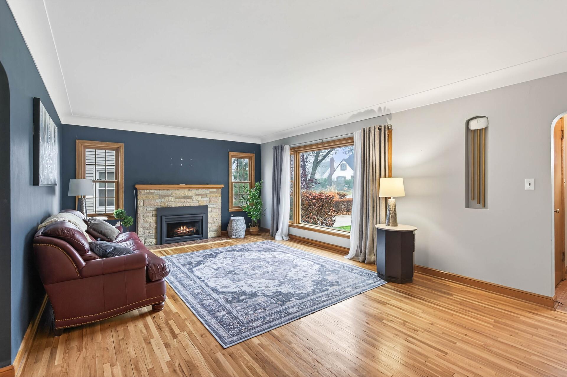 911 Montana Avenue W