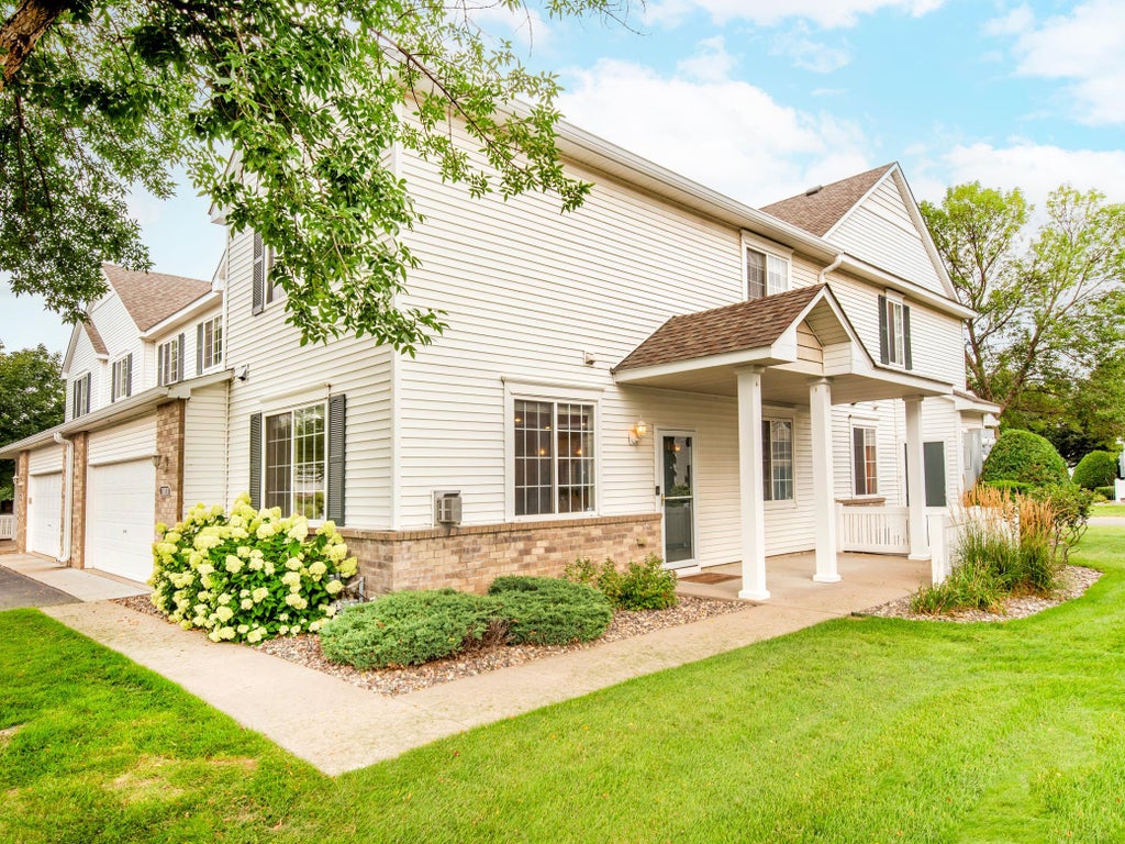 Photo of 11011 Oak Grove Circle #B, Woodbury, MN 55129 (MLS # 7113167)