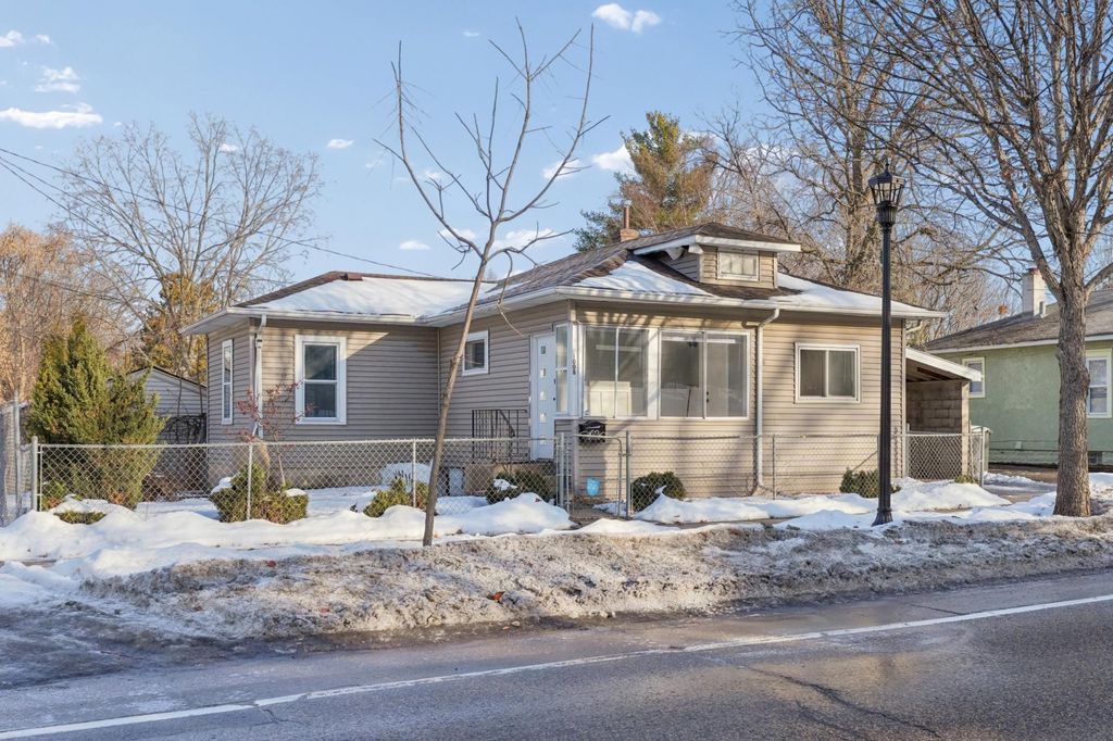 Photo of 1008 Lowry Avenue N, Minneapolis, MN 55411 (MLS # 7038491)