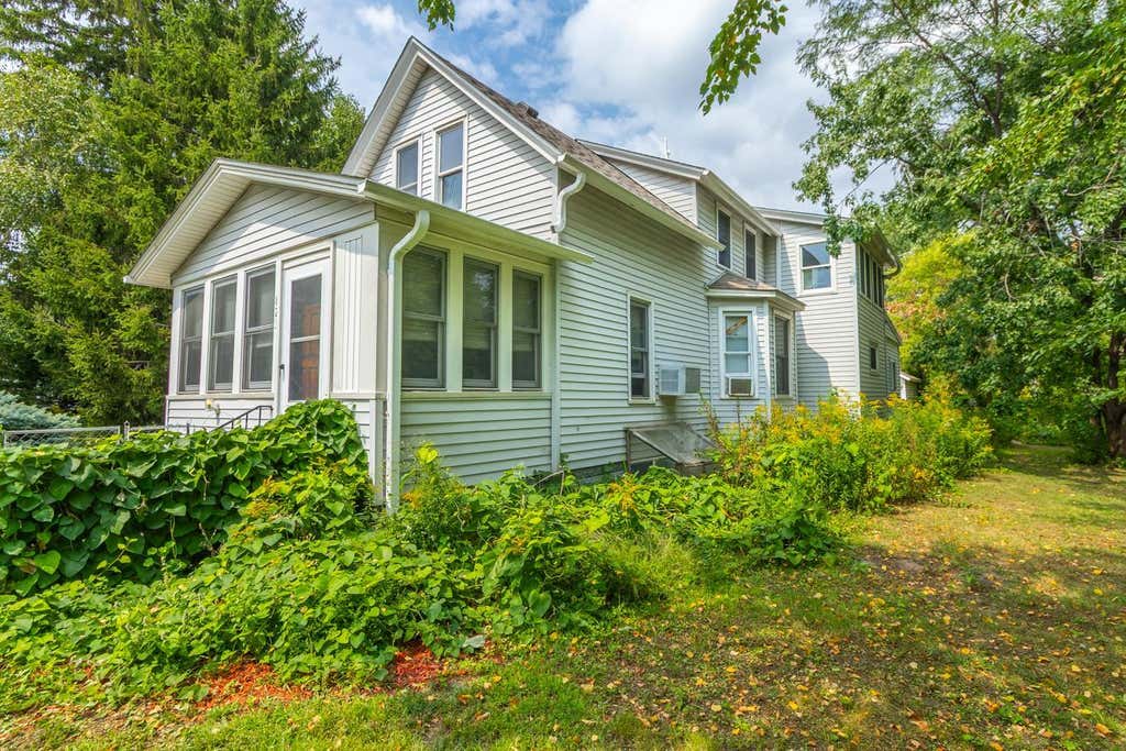 Photo of 823 Englewood Avenue, Saint Paul, MN 55104 (MLS # 7131566)