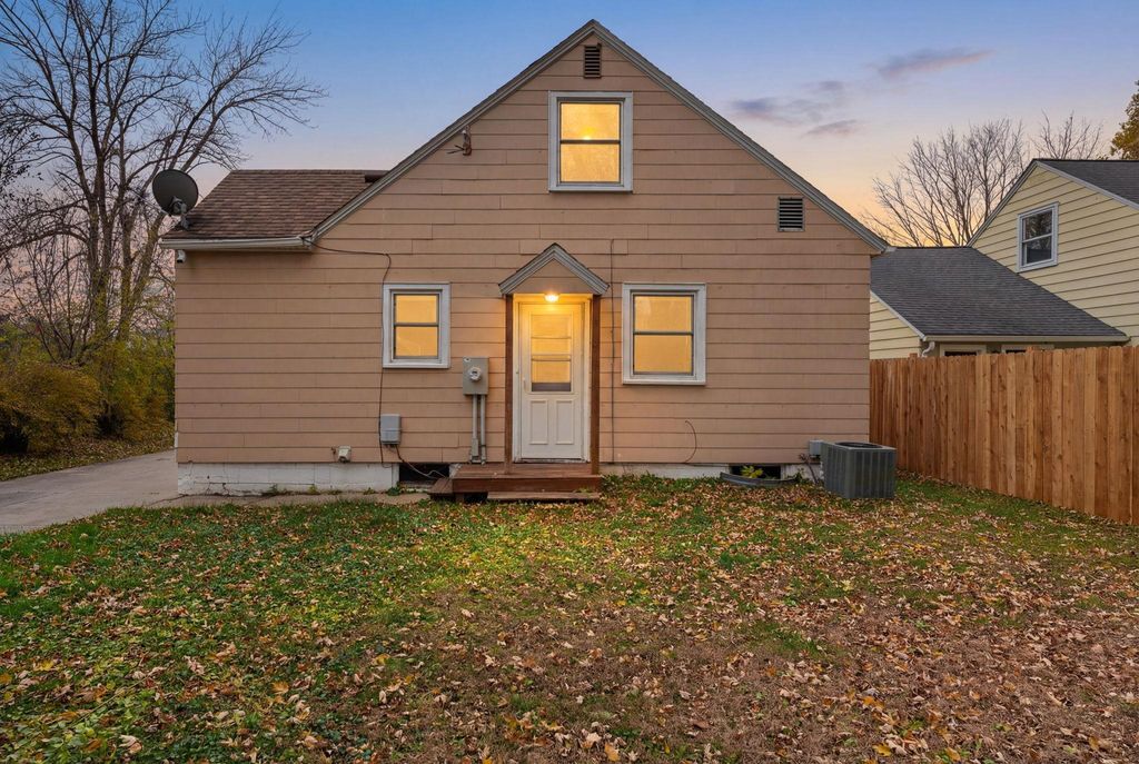 Photo of 1605 6th Street SE, Austin, MN 55912 (MLS # 7006709)