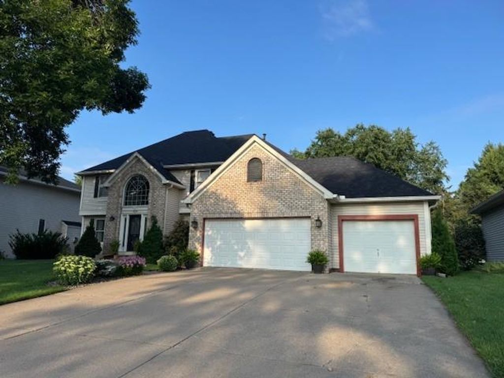 Photo of 1024 Tamberwood Trail, Woodbury, MN 55125 (MLS # 7017599)