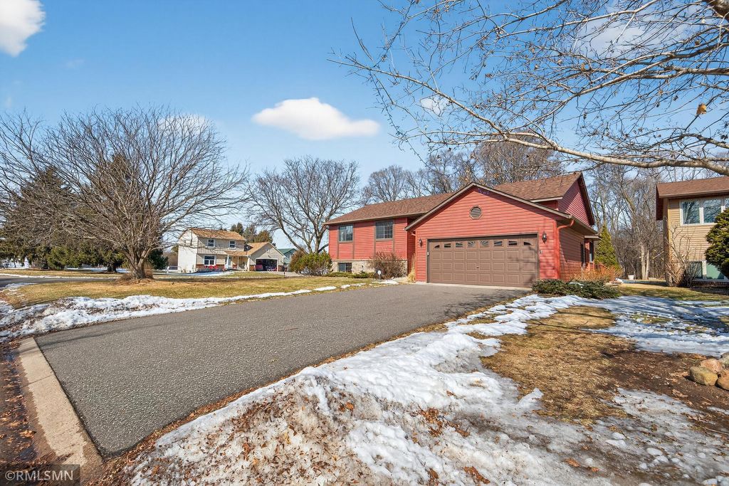 Photo of 1481 Sextant Avenue E, Maplewood, MN 55109 (MLS # 7030036)