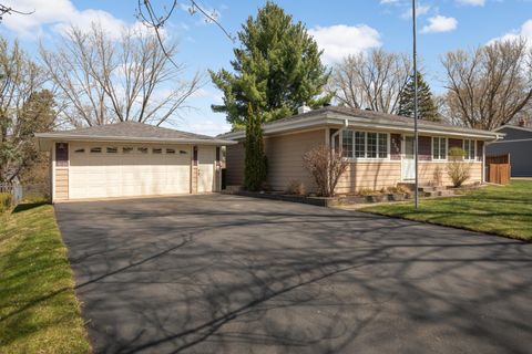 Photo of 2293 Golfview Drive, White Bear Lake, MN 55110 (MLS # 7055938)