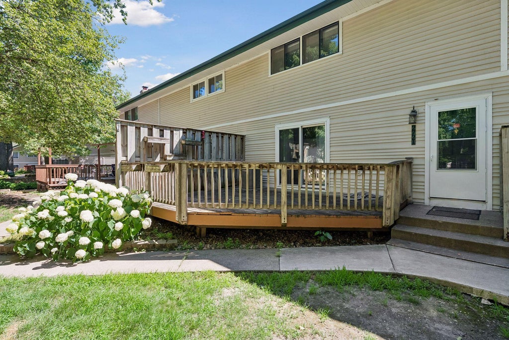 Photo of 2721 Upland Court, Plymouth, MN 55447 (MLS # 7109328)