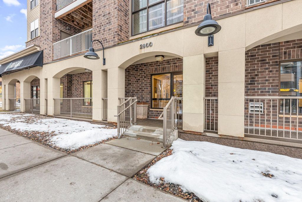 Photo of 2900 University Avenue SE #211, Minneapolis, MN 55414 (MLS # 7002940)