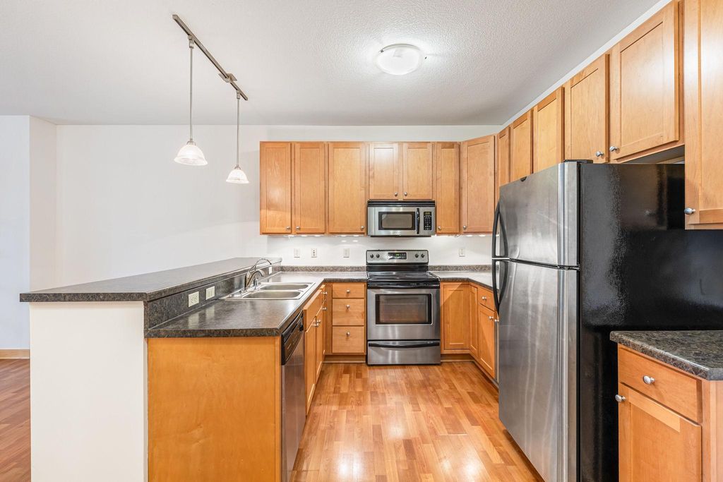 Photo of 2900 University Avenue SE #211, Minneapolis, MN 55414 (MLS # 7002940)