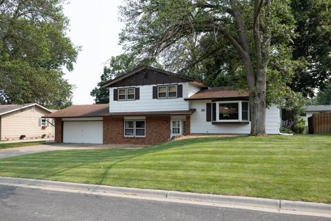 Photo of 1335 17th Street W, Hastings, MN 55033 (MLS # 6576569)