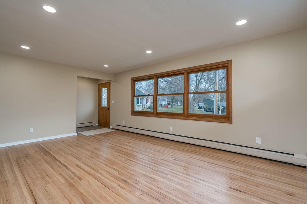 Photo of 120 Wilson Way, Mankato, MN 56001 (MLS # 7046870)