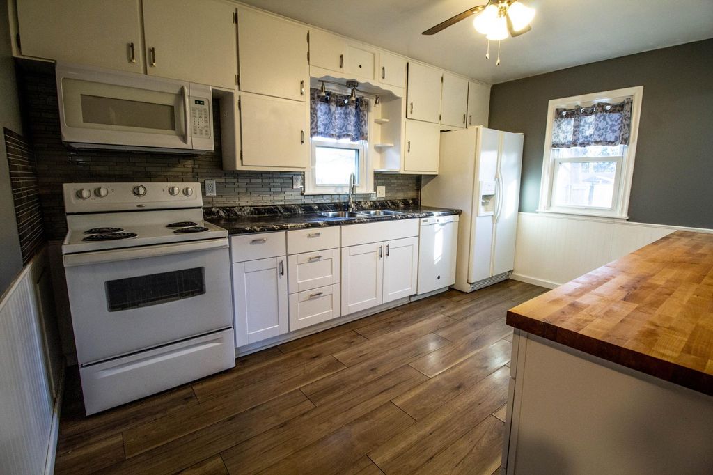 Photo of 101 20th Street SE, Austin, MN 55912 (MLS # 7019398)