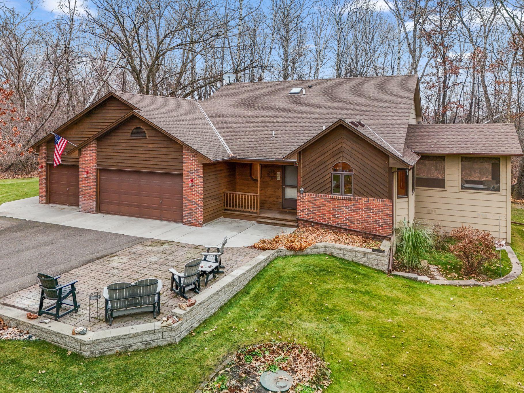 18555 Forest Boulevard N