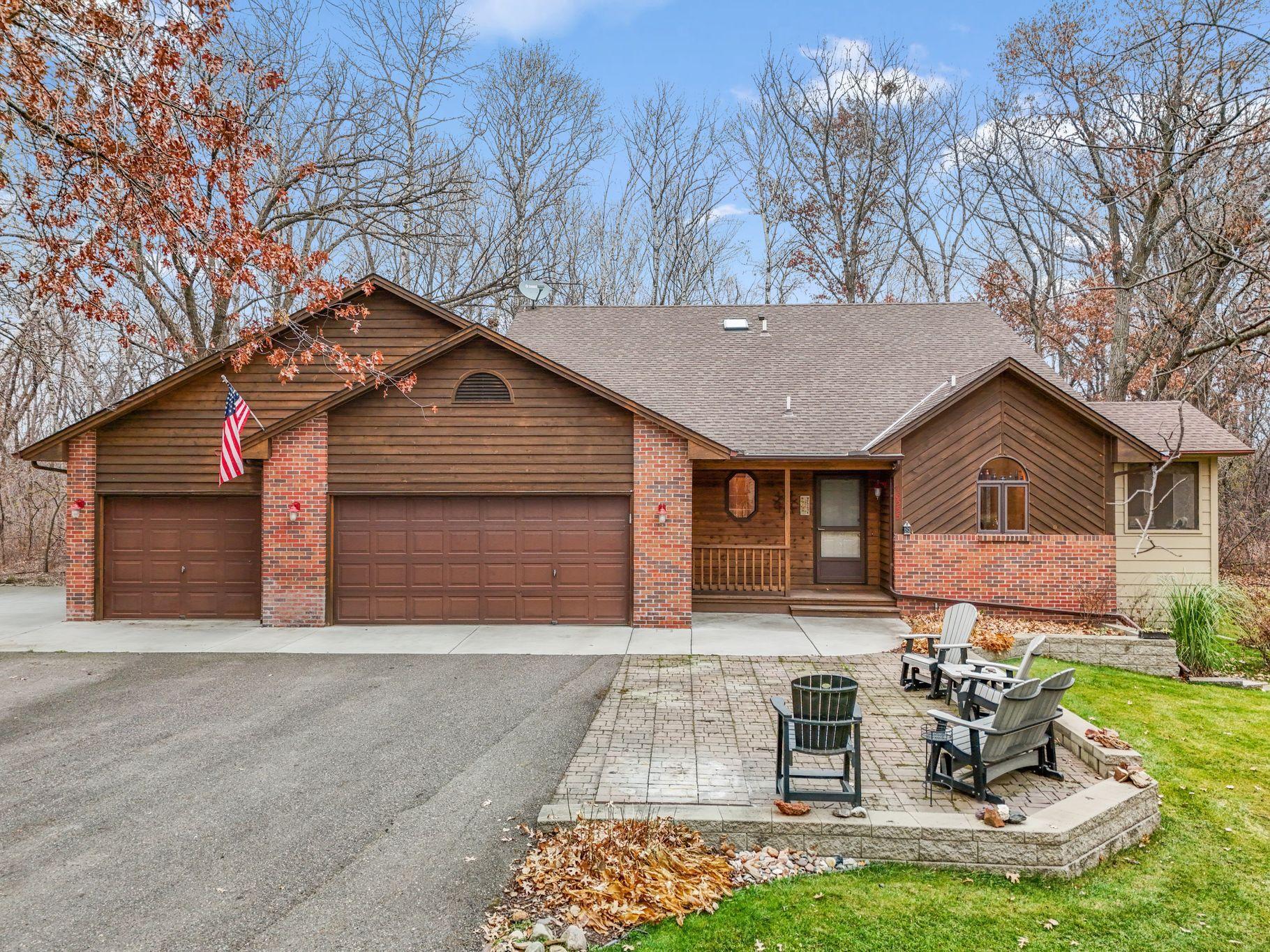 18555 Forest Boulevard N