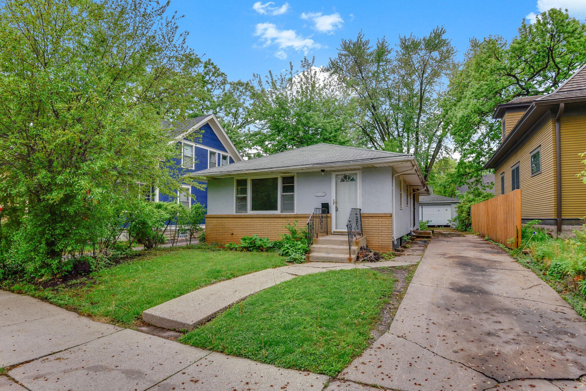 1259 Laurel Avenue