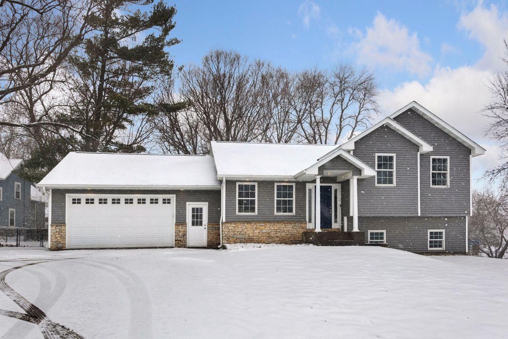 Photo of 305 County Road 10 SE, Watertown, MN 55388 (MLS # 7019152)