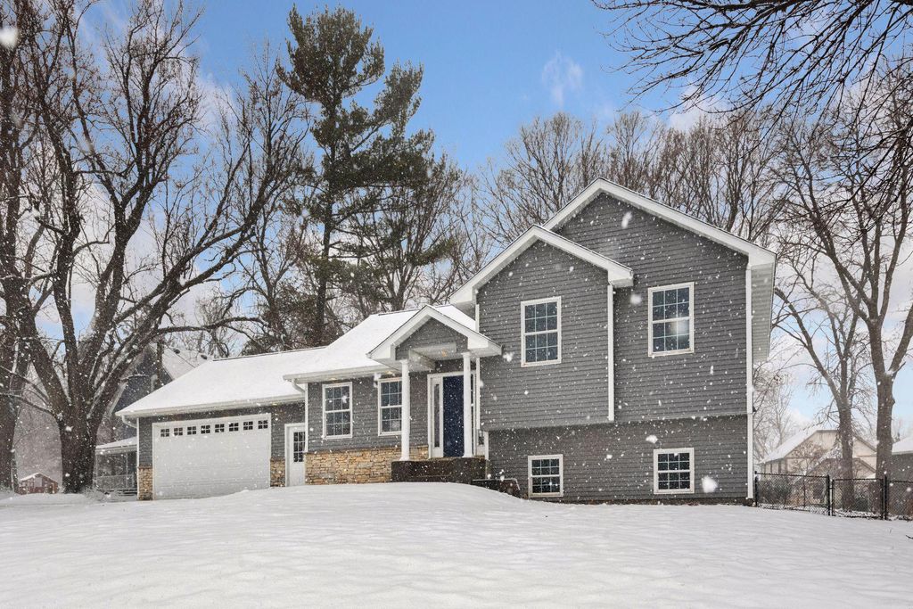 Photo of 305 County Road 10 SE, Watertown, MN 55388 (MLS # 7019152)