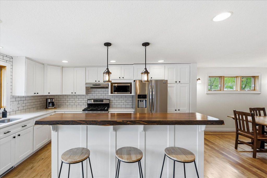 Photo of 811 Montrose Boulevard, Buffalo, MN 55313 (MLS # 7071327)