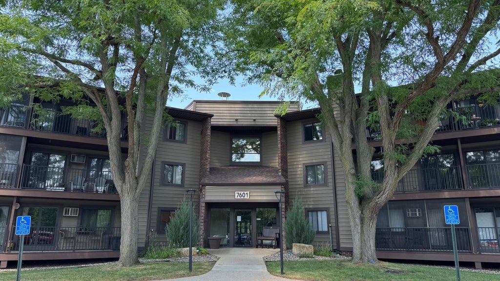 Photo of 7601 W 101st Street #114, Bloomington, MN 55438 (MLS # 7123143)