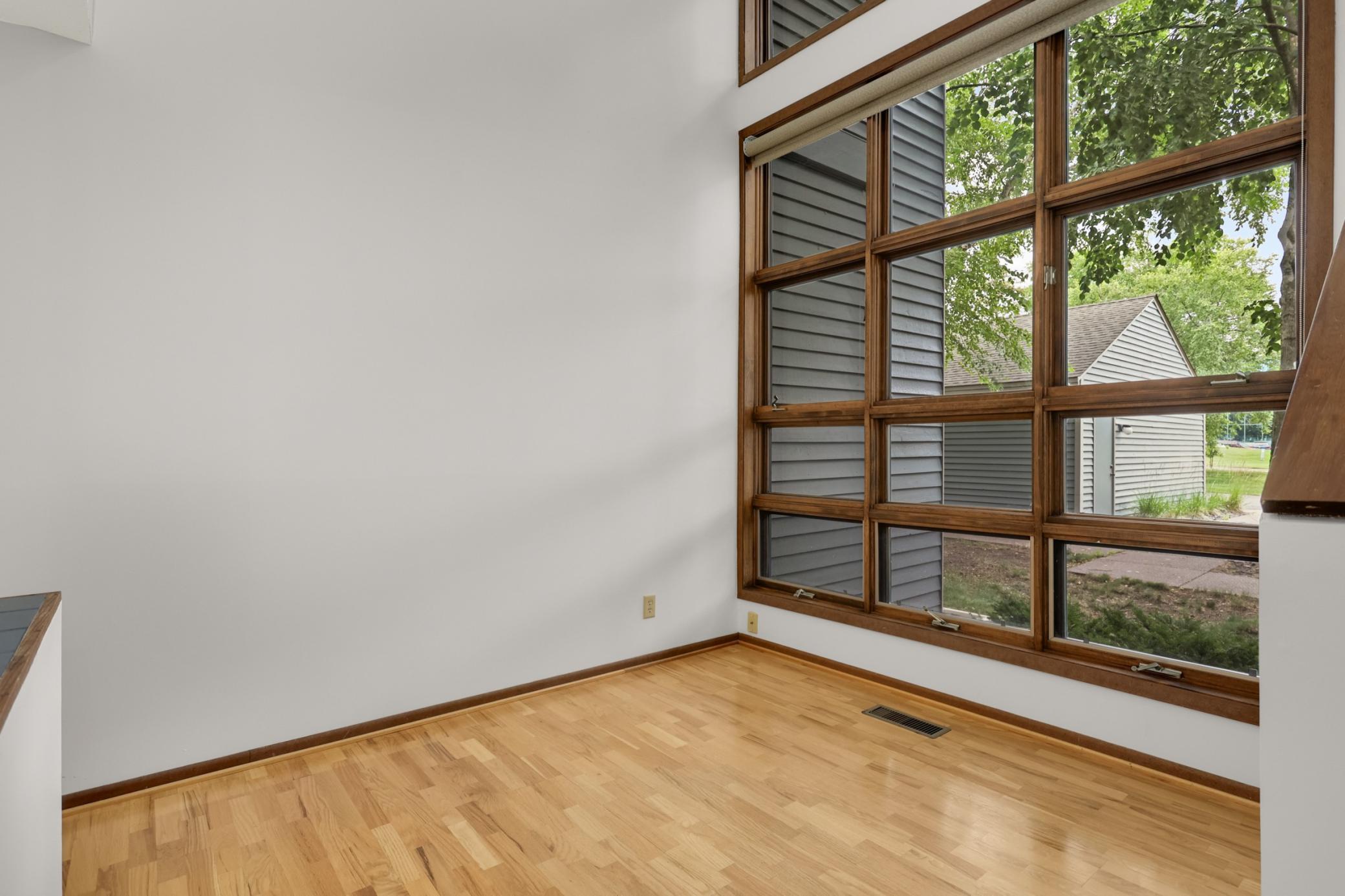1359 Spencer Road W 1359