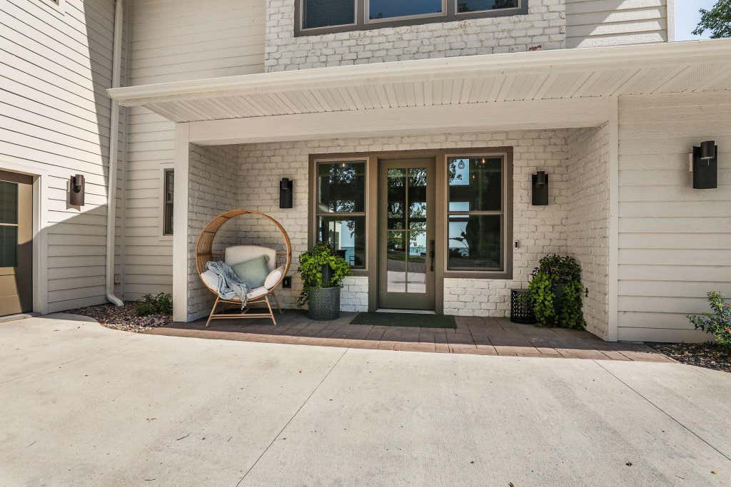 Photo of 8995 N Shore Drive, Spicer, MN 56288 (MLS # 7123873)