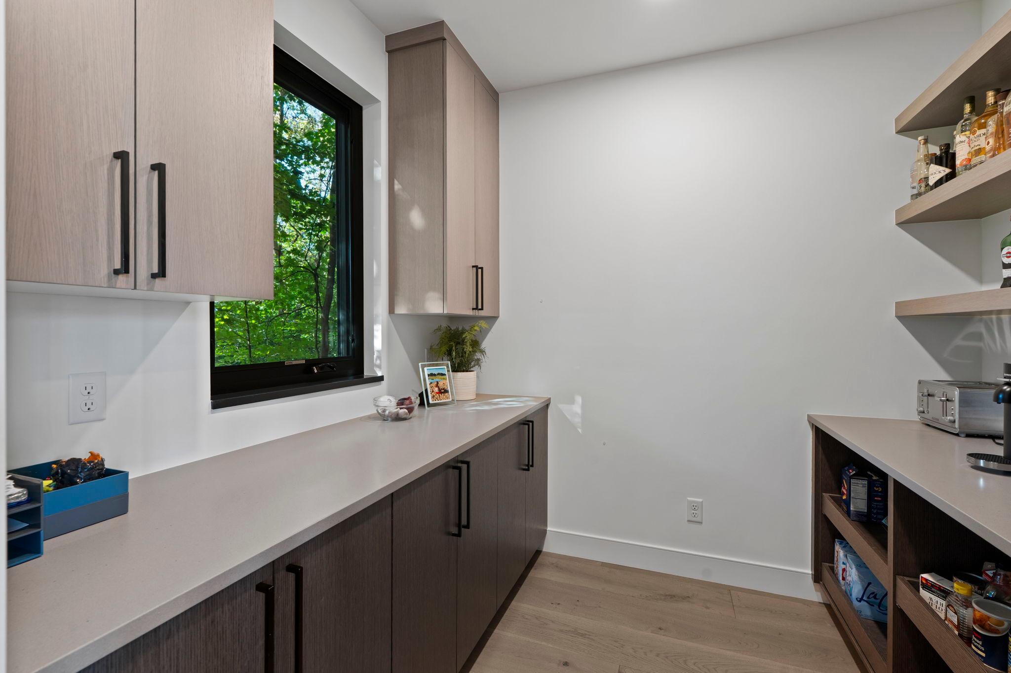 Shakopee, Minnesota, 55379, United States, 5 Bedrooms Bedrooms, ,5 BathroomsBathrooms,Residential,Active,2025221