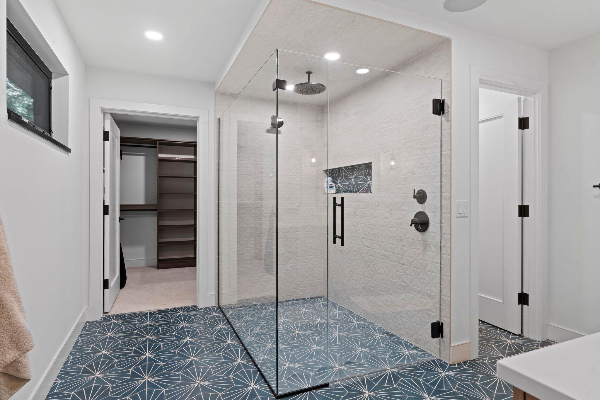 Shakopee, Minnesota, 55379, United States, 5 Bedrooms Bedrooms, ,5 BathroomsBathrooms,Residential,Active,2025221
