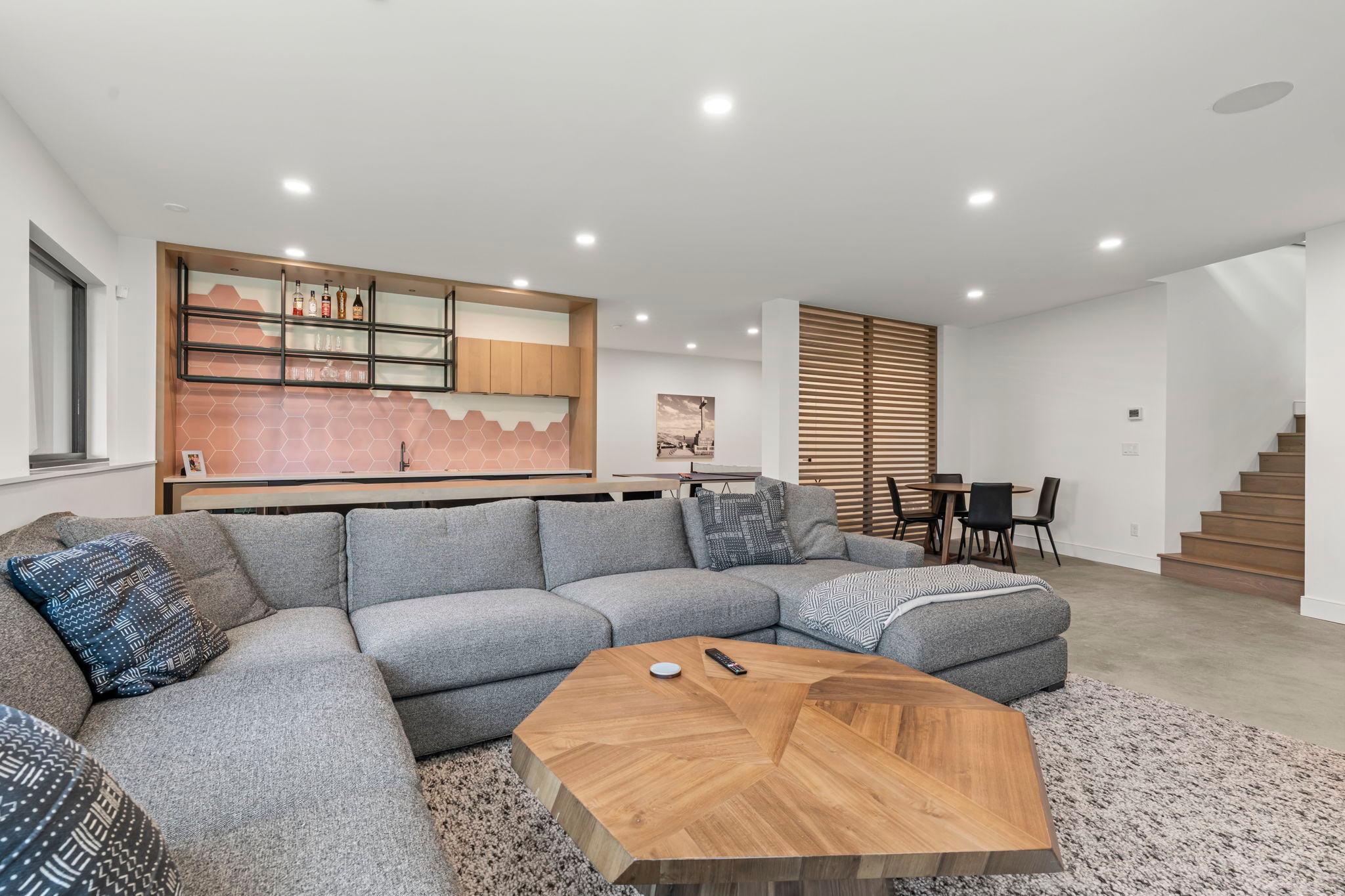 Shakopee, Minnesota, 55379, United States, 5 Bedrooms Bedrooms, ,5 BathroomsBathrooms,Residential,Active,2025221