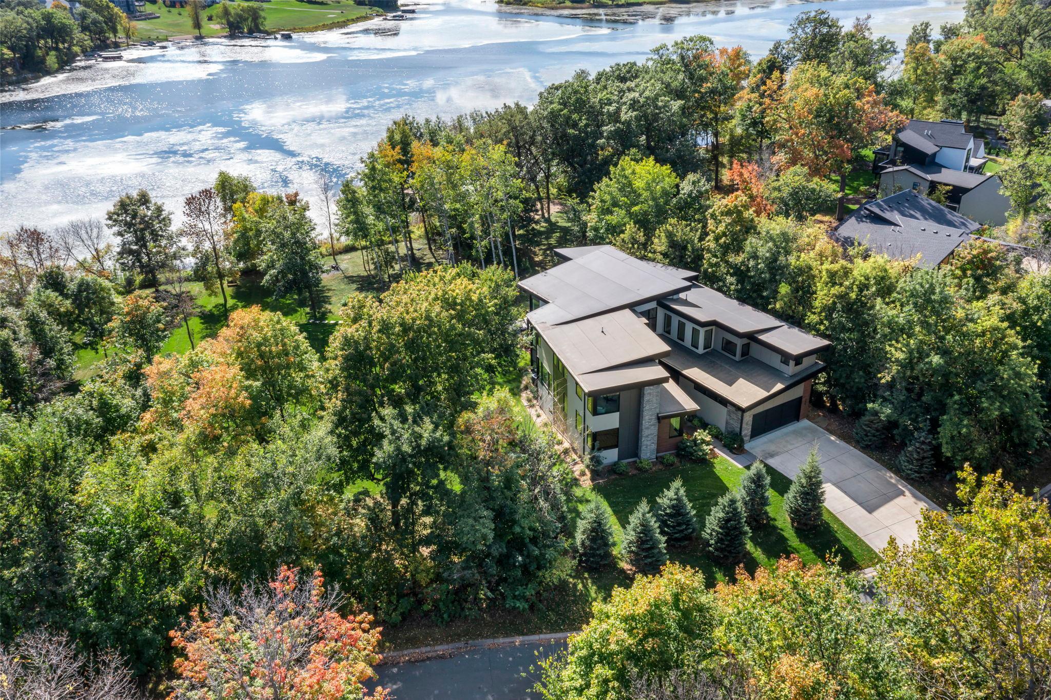 746 Peninsula Point Road