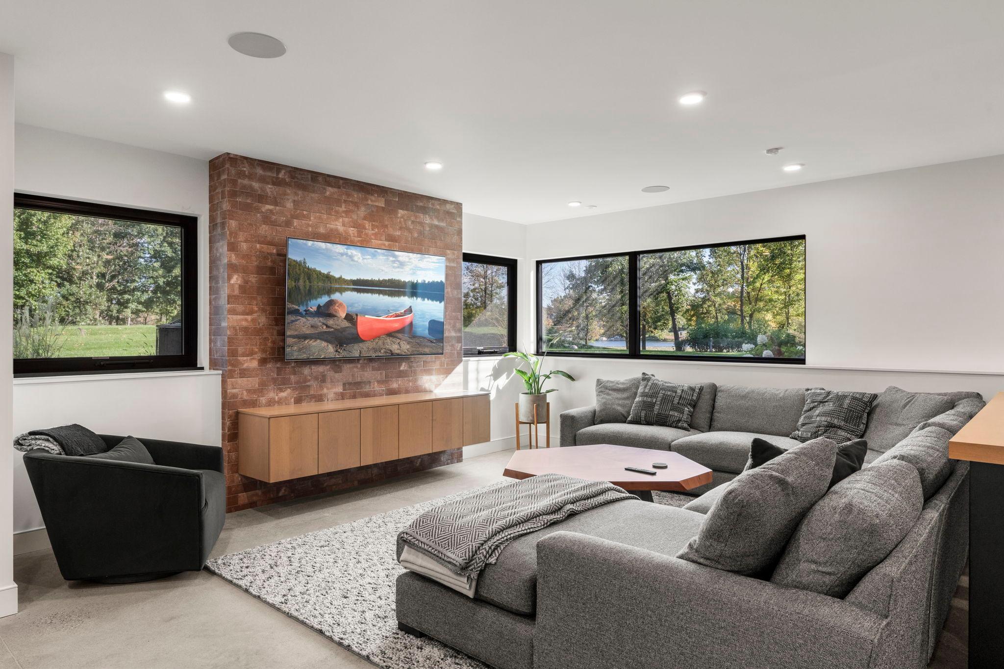 Shakopee, Minnesota, 55379, United States, 5 Bedrooms Bedrooms, ,5 BathroomsBathrooms,Residential,Active,2025221
