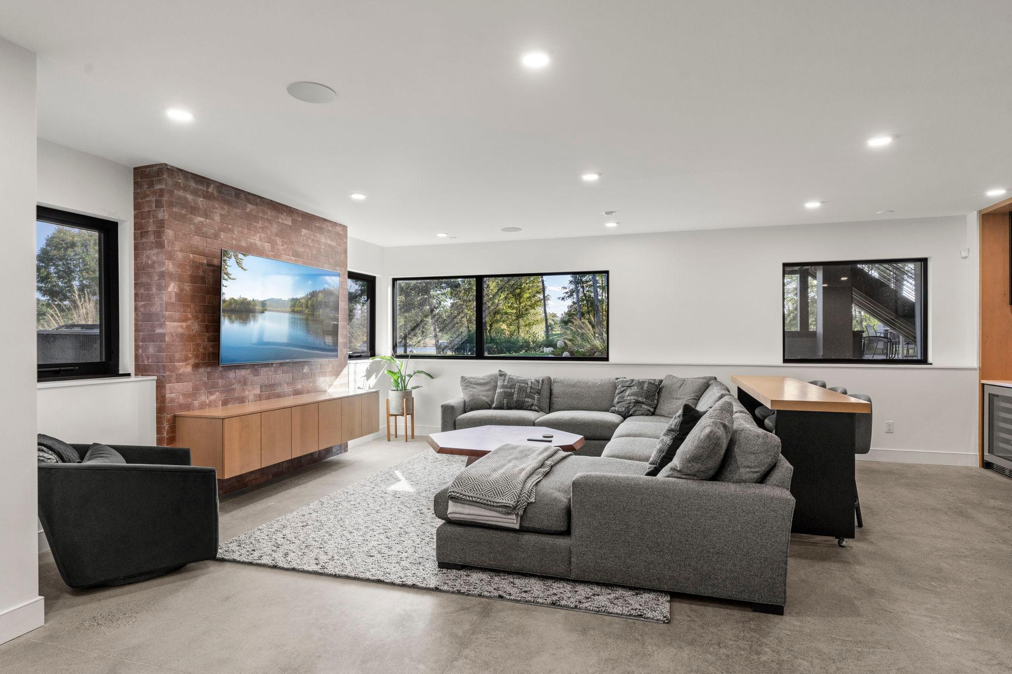 Shakopee, Minnesota, 55379, United States, 5 Bedrooms Bedrooms, ,5 BathroomsBathrooms,Residential,Active,2025221