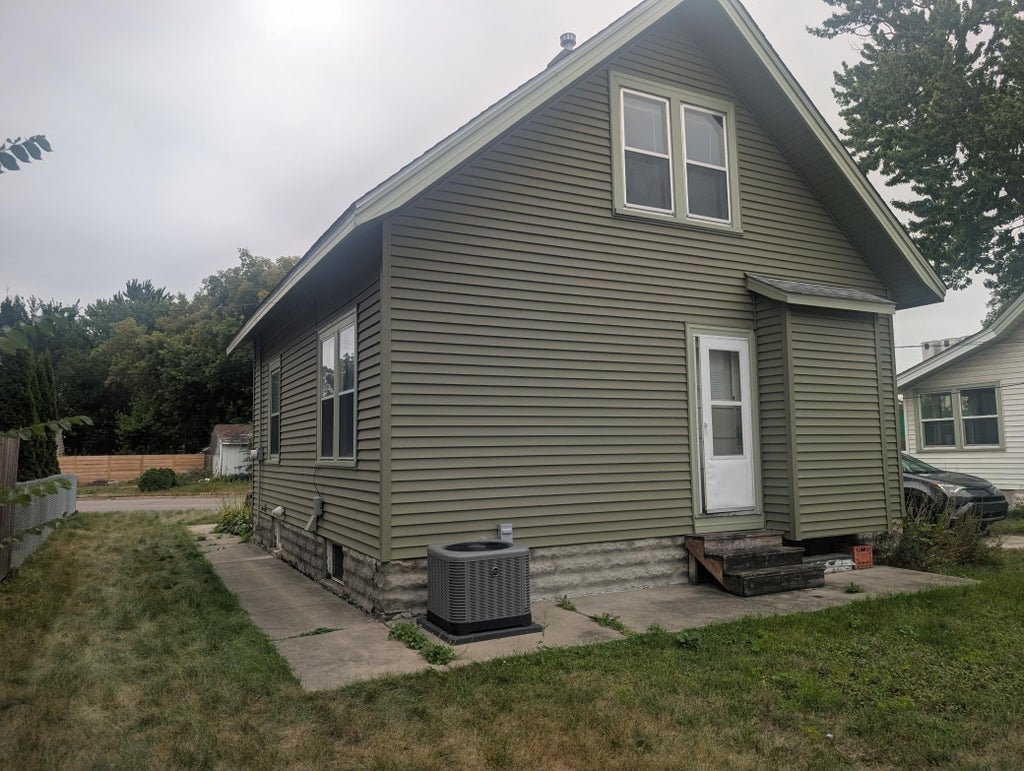 Photo of 3008 E 35th Street, Minneapolis, MN 55406 (MLS # 7139081)