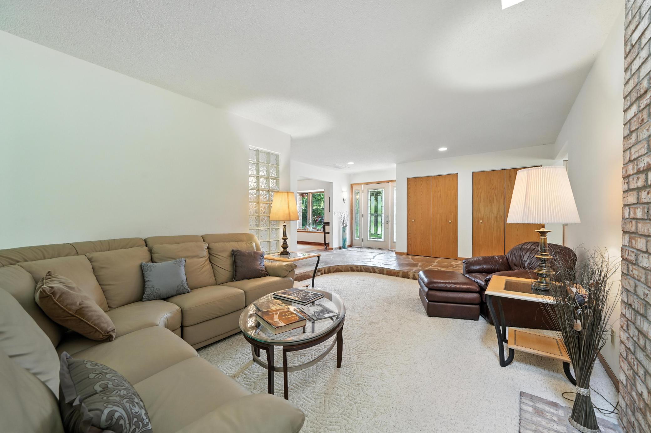 Wayzata, Minnesota, 55391, United States, 4 Bedrooms Bedrooms, ,3 BathroomsBathrooms,Residential,Active,2022326