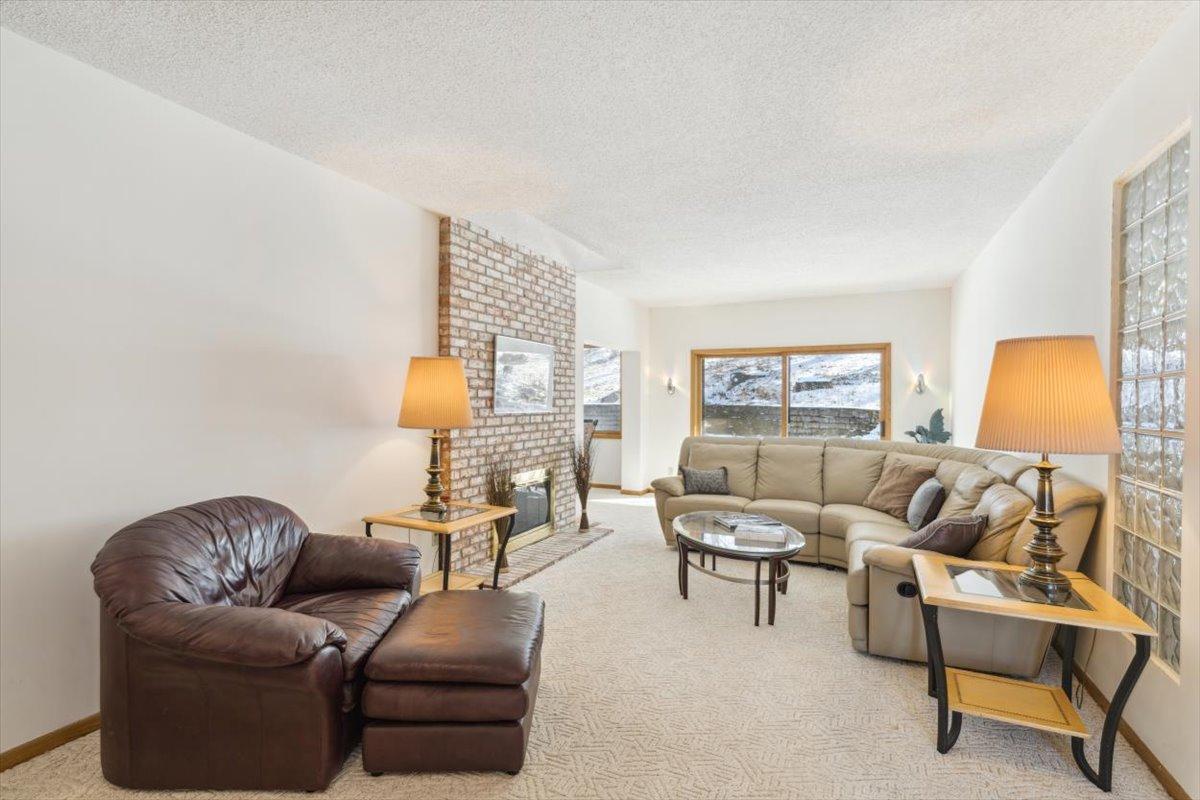 Wayzata, Minnesota, 55391, United States, 4 Bedrooms Bedrooms, ,3 BathroomsBathrooms,Residential,Active,2022326