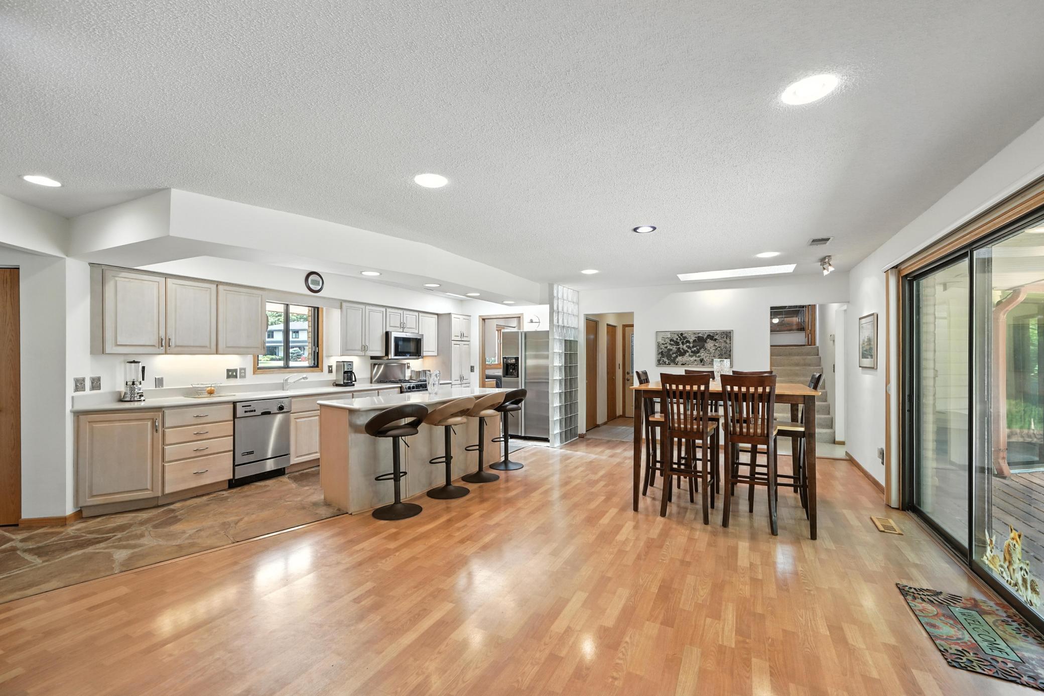 Wayzata, Minnesota, 55391, United States, 4 Bedrooms Bedrooms, ,3 BathroomsBathrooms,Residential,Active,2022326
