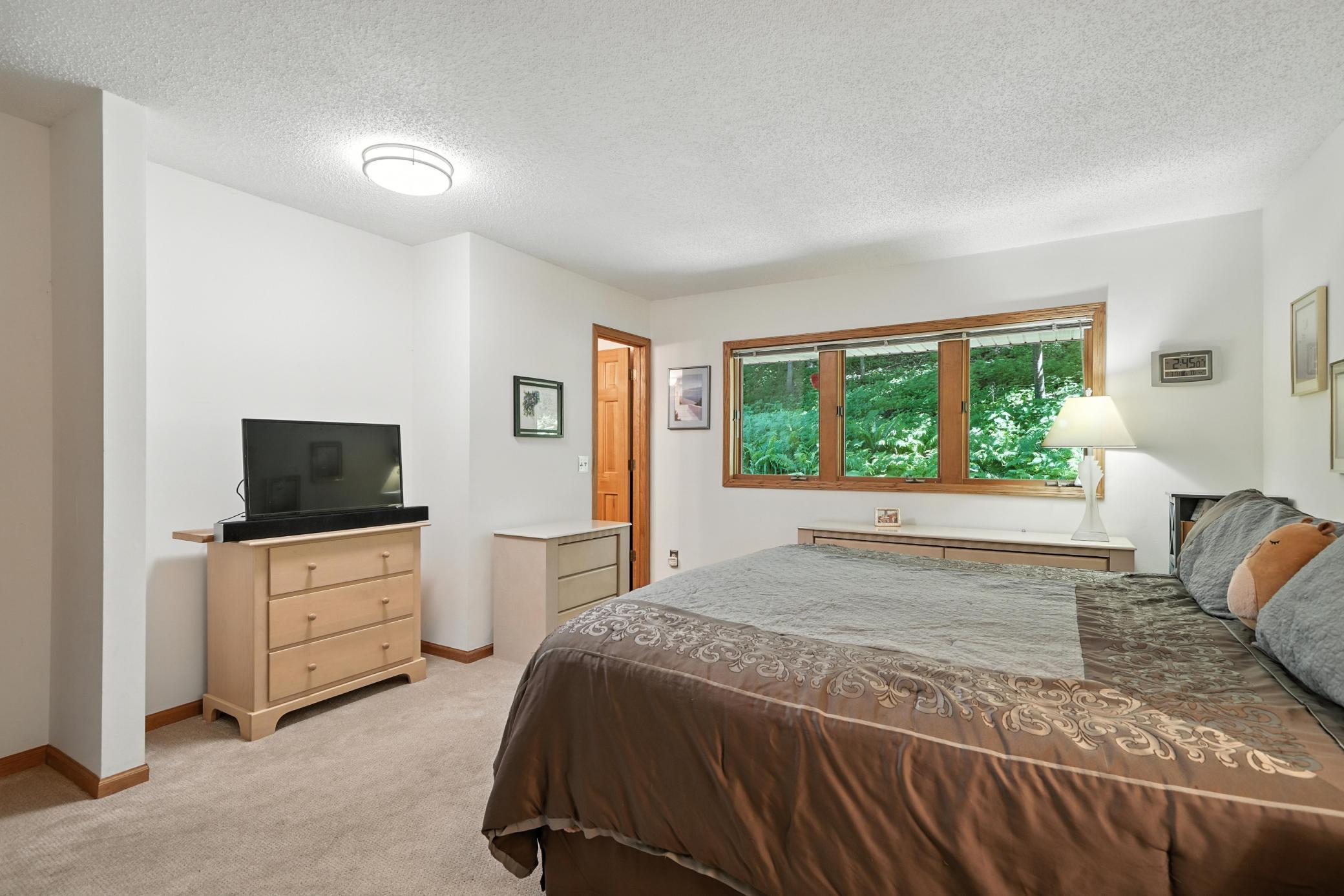 Wayzata, Minnesota, 55391, United States, 4 Bedrooms Bedrooms, ,3 BathroomsBathrooms,Residential,Active,2022326