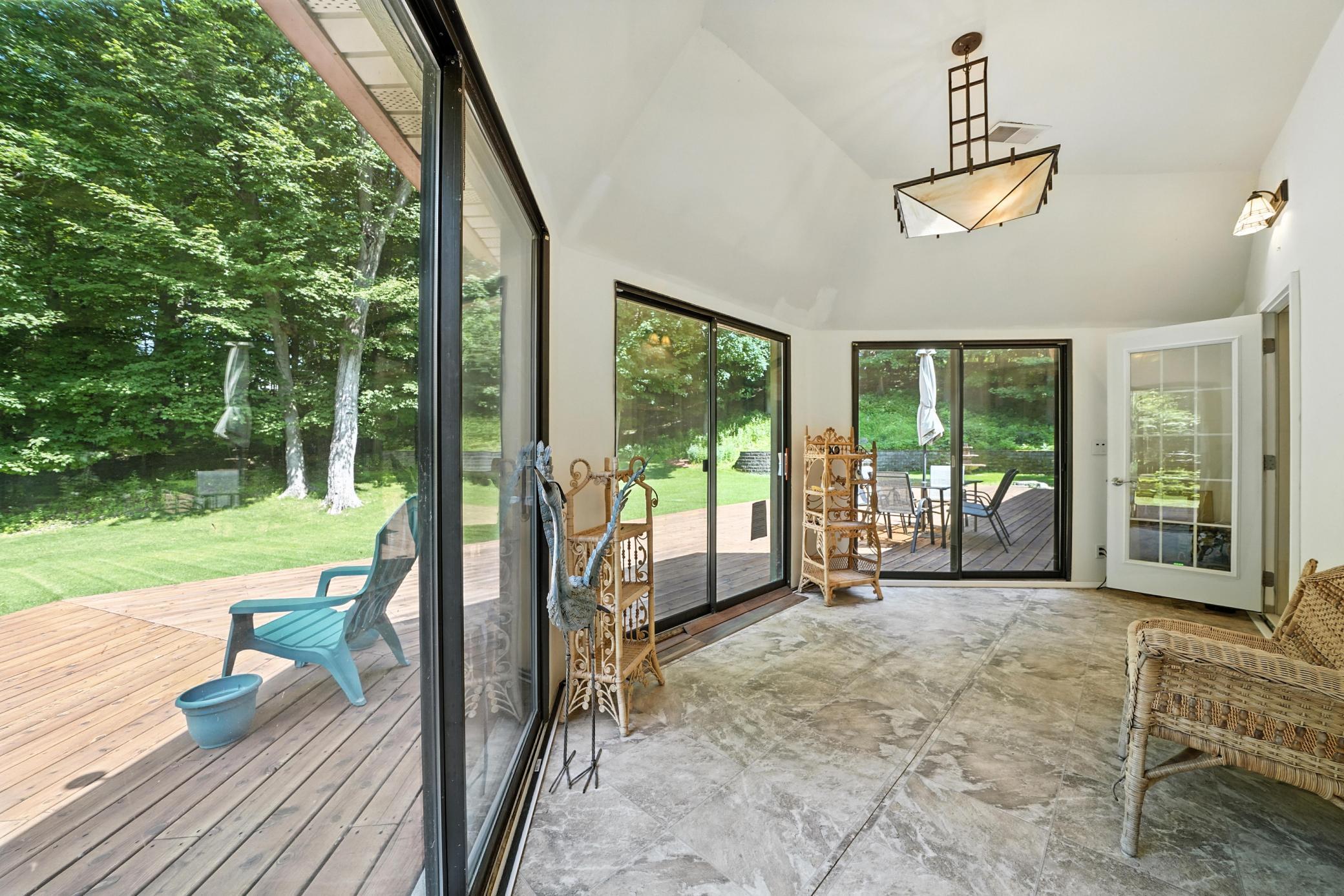 Wayzata, Minnesota, 55391, United States, 4 Bedrooms Bedrooms, ,3 BathroomsBathrooms,Residential,Active,2022326