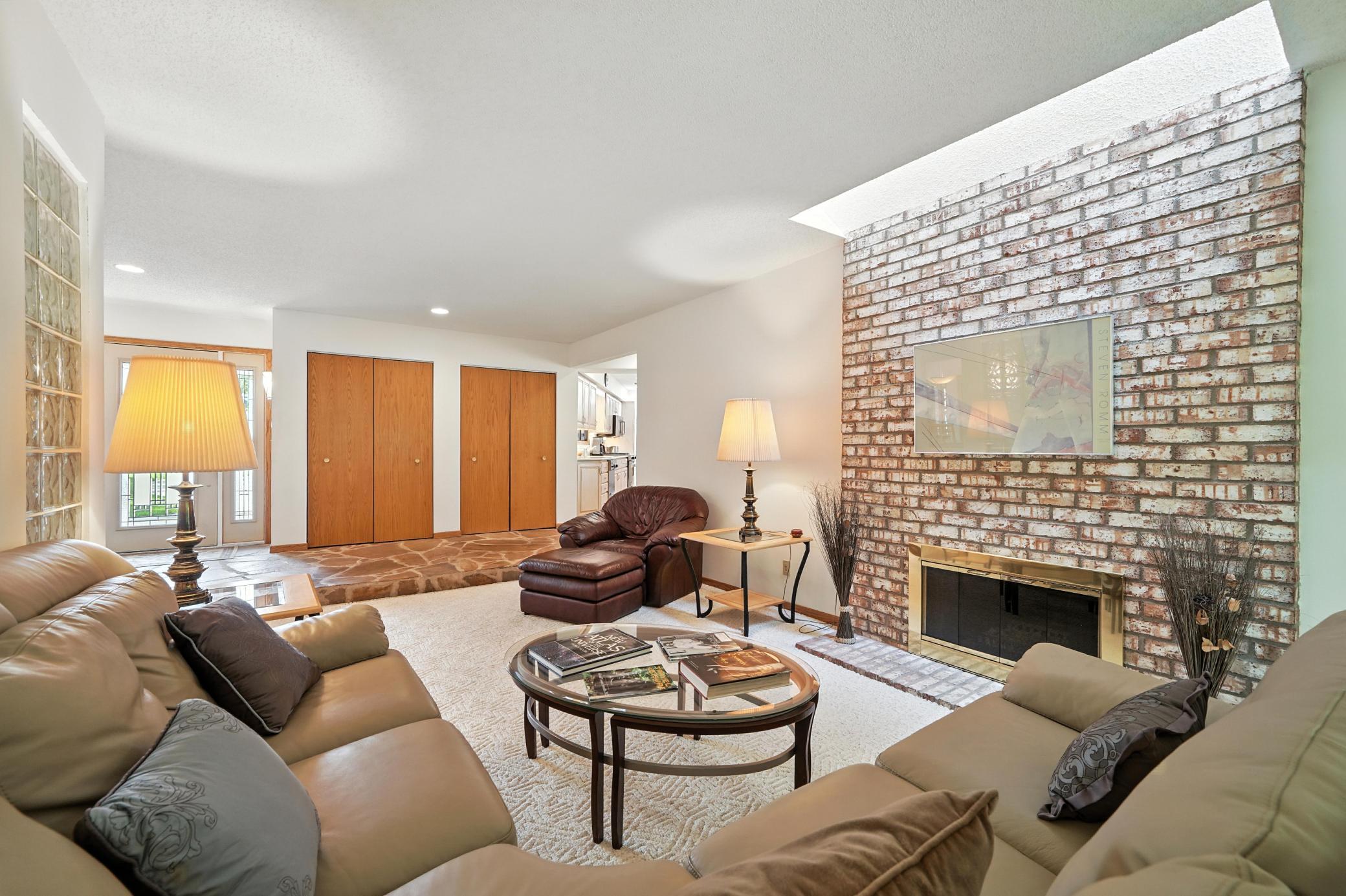 Wayzata, Minnesota, 55391, United States, 4 Bedrooms Bedrooms, ,3 BathroomsBathrooms,Residential,Active,2022326