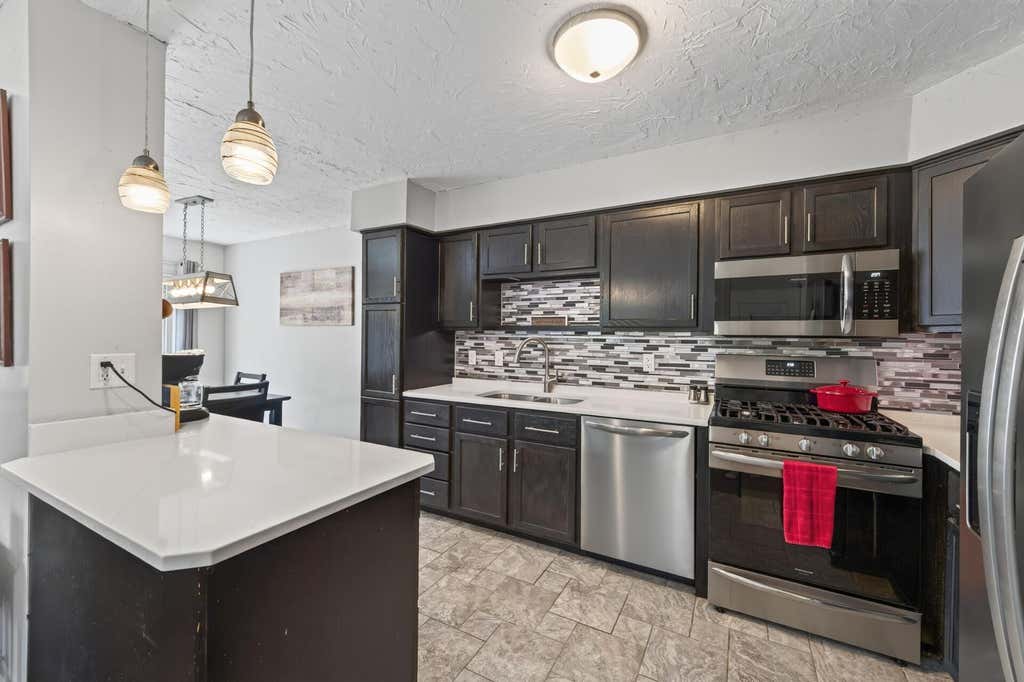 Photo of 14034 Heywood Path, Apple Valley, MN 55124 (MLS # 7106990)