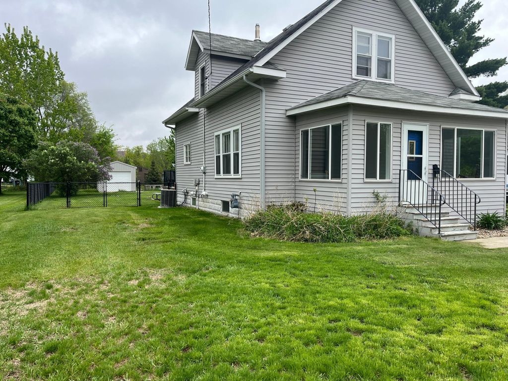 Photo of 515 Belmont Street, Paynesville, MN 56362 (MLS # 7081712)