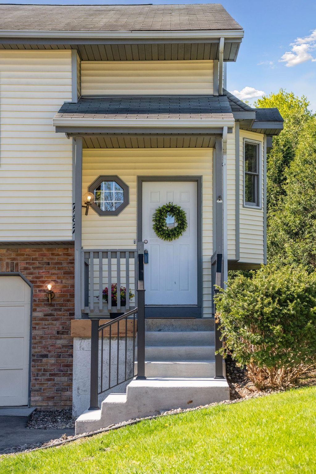 Photo of 7297 Bren Lane, Eden Prairie, MN 55346 (MLS # 7060755)