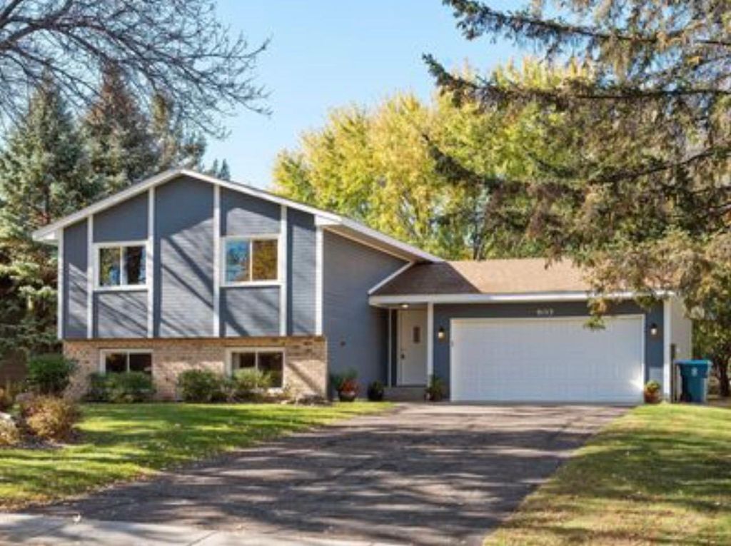 Photo of 9153 Larch Lane N, Maple Grove, MN 55369 (MLS # 7044729)